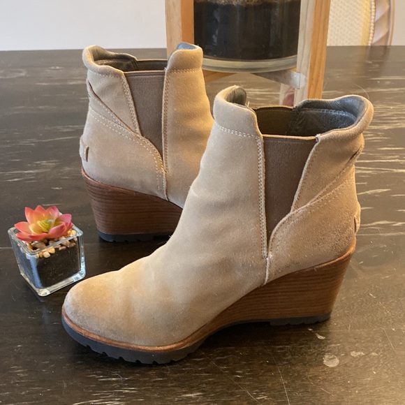 SOREL | After Hours Chelsea Tan Wedge Ankle Suede Boot women’s 8 - Picture 12 of 13